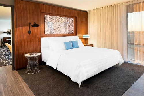 Le Meridien Chicago - Oakbrook Center image 15