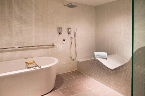 Le Meridien Chicago - Oakbrook Center image 3